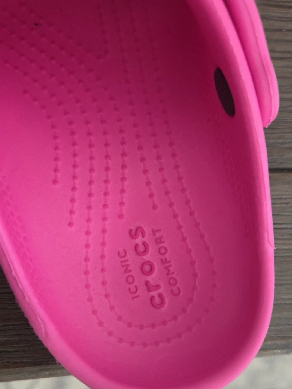 CROCS Kids Classic Clog in Bright Pink
